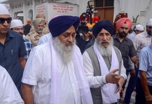 Akal Takht sentences Sukhbir Badal; orders ex-Dy CM to clean utensils, shoes in Golden Temple